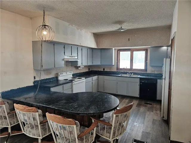 $102,000 | 621 William Street, Effingham, KS 66023