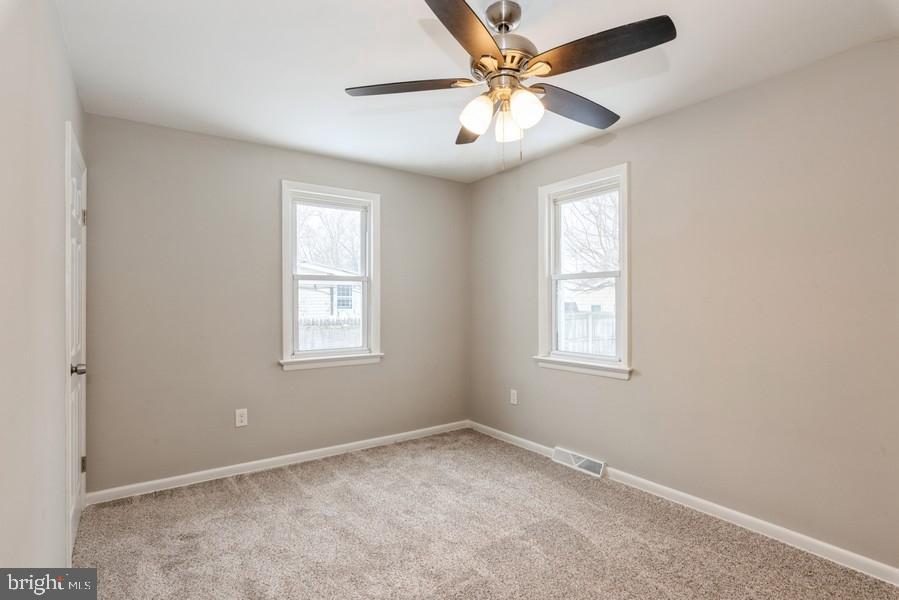 8 Nottingham Road Pennsville, NJ 08070 - Photo 11 of 17