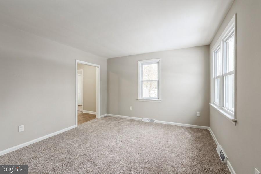 8 Nottingham Road Pennsville, NJ 08070 - Photo 6 of 17