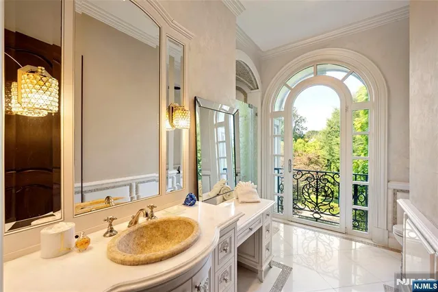 $24,750,000 | 31 Rio Vista Drive, Alpine, NJ 07620