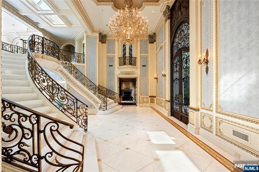 31 Rio Vista Drive Alpine, NJ 07620 - Photo 3 of 41