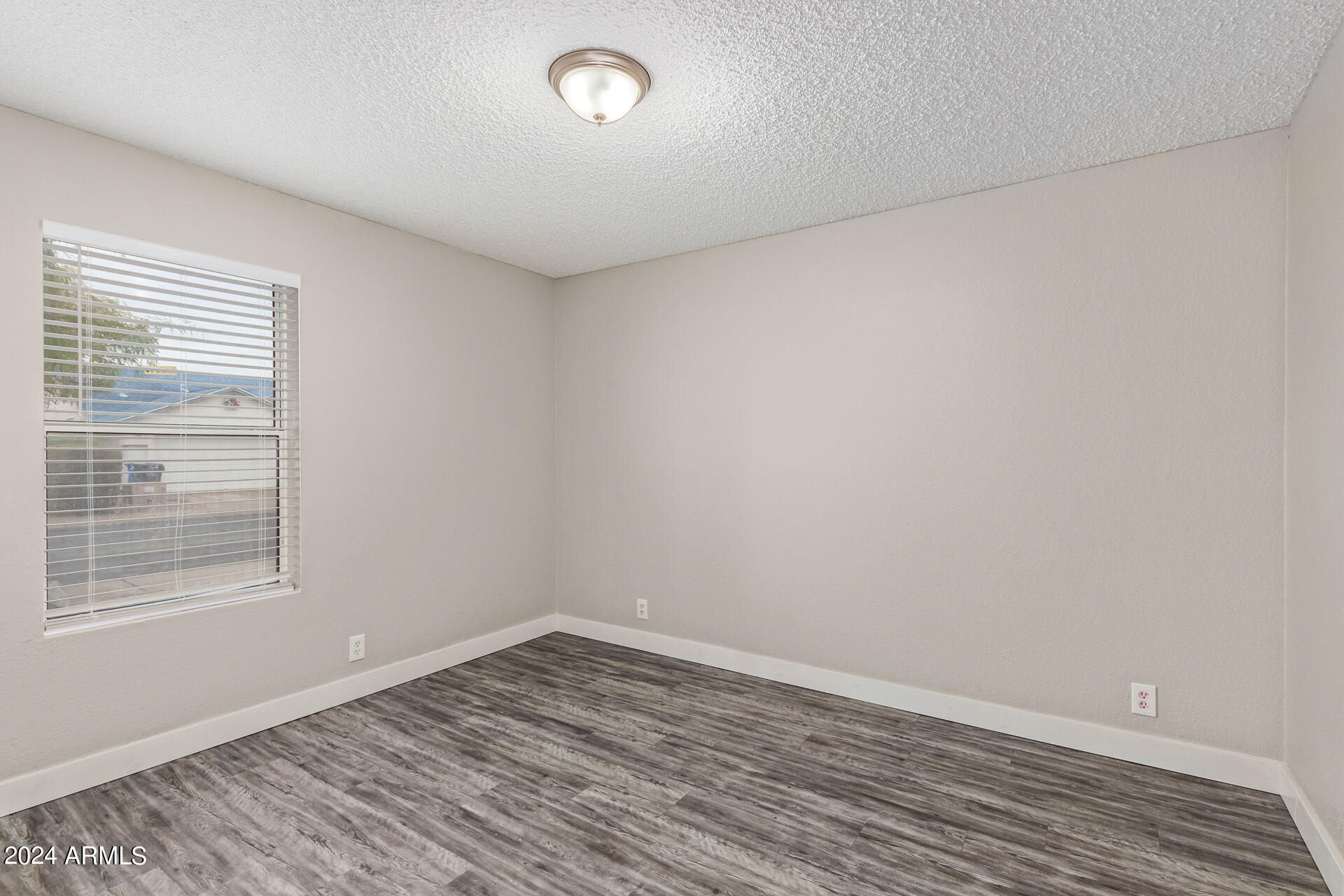 534 East Marco Polo Road Phoenix, AZ 85024 - Photo 14 of 25