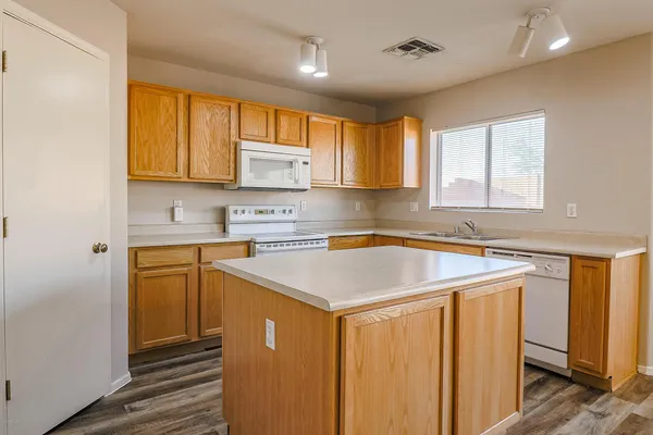 $1,700 | 12446 West Ash Street, El Mirage, AZ 85335