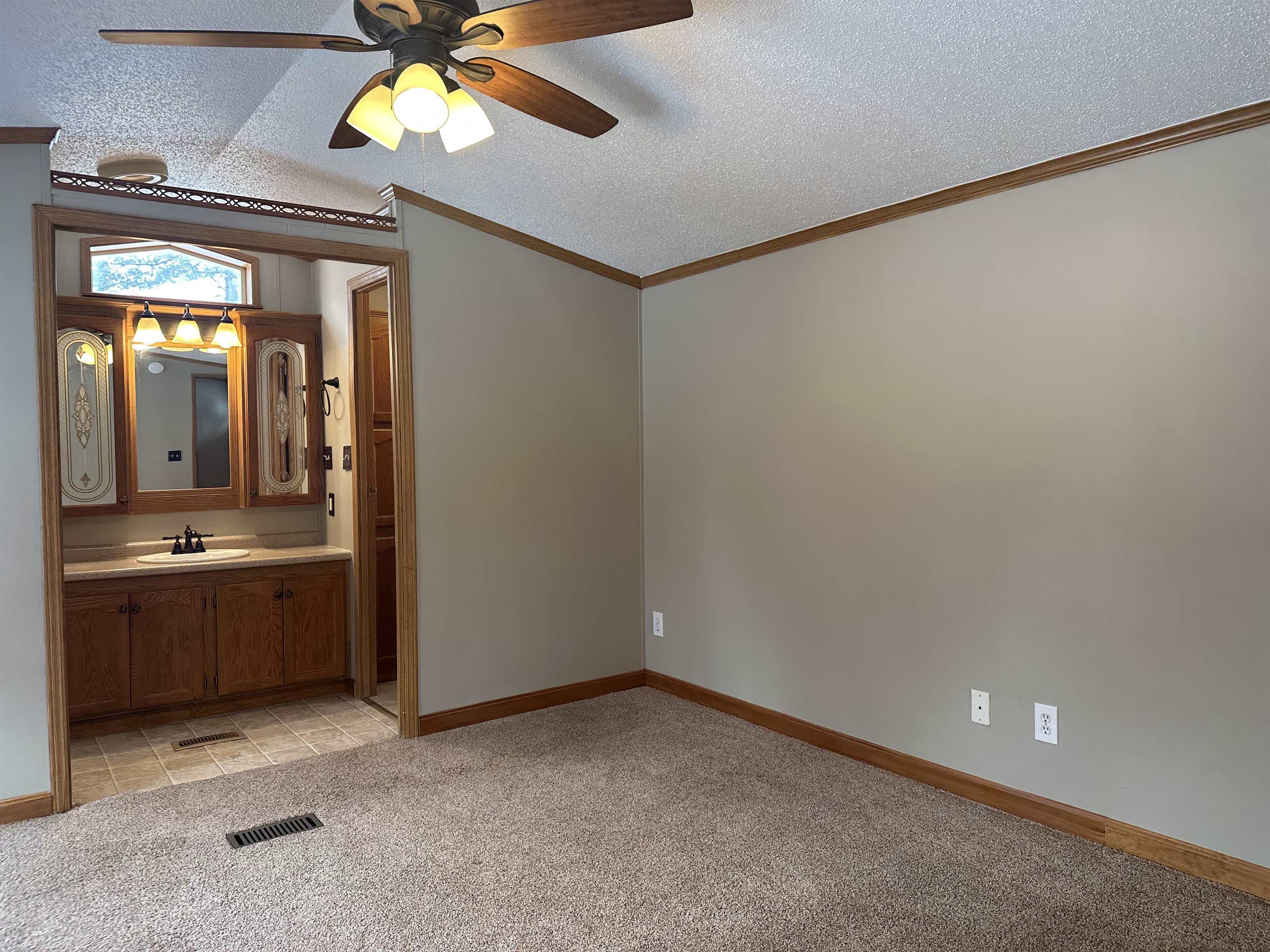 47 Nason Street, Unit 13 St. Albans, VT 05478 - Photo 15 of 23