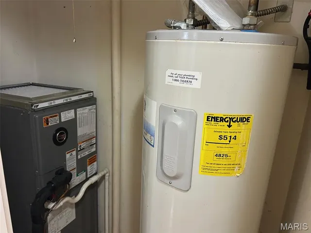 $249,000 | 527 Fairfax Drive, Columbia, IL 62236