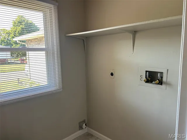 $249,000 | 527 Fairfax Drive, Columbia, IL 62236