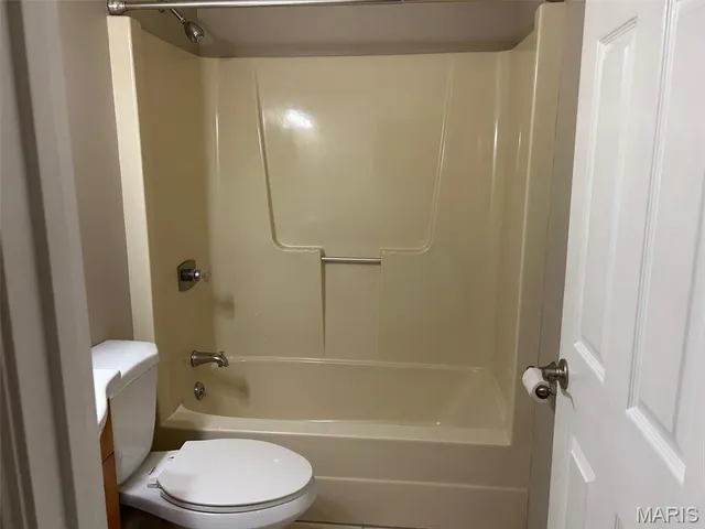 $249,000 | 527 Fairfax Drive, Columbia, IL 62236