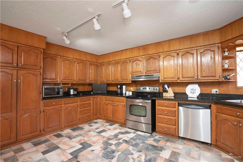 3303 North Shary Road Mission, TX 78573 - Photo 10 of 20