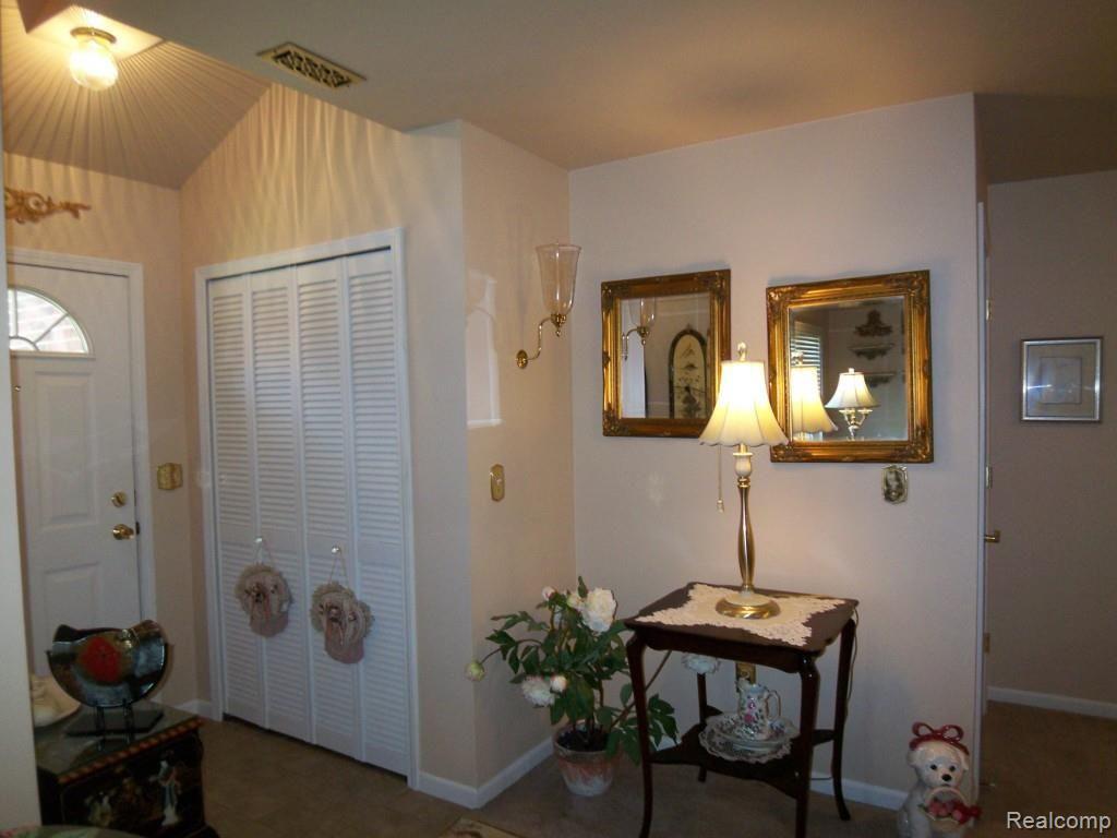 33500 Utica Road Fraser, MI 48026 - Photo 4 of 65 100_6541.jpg