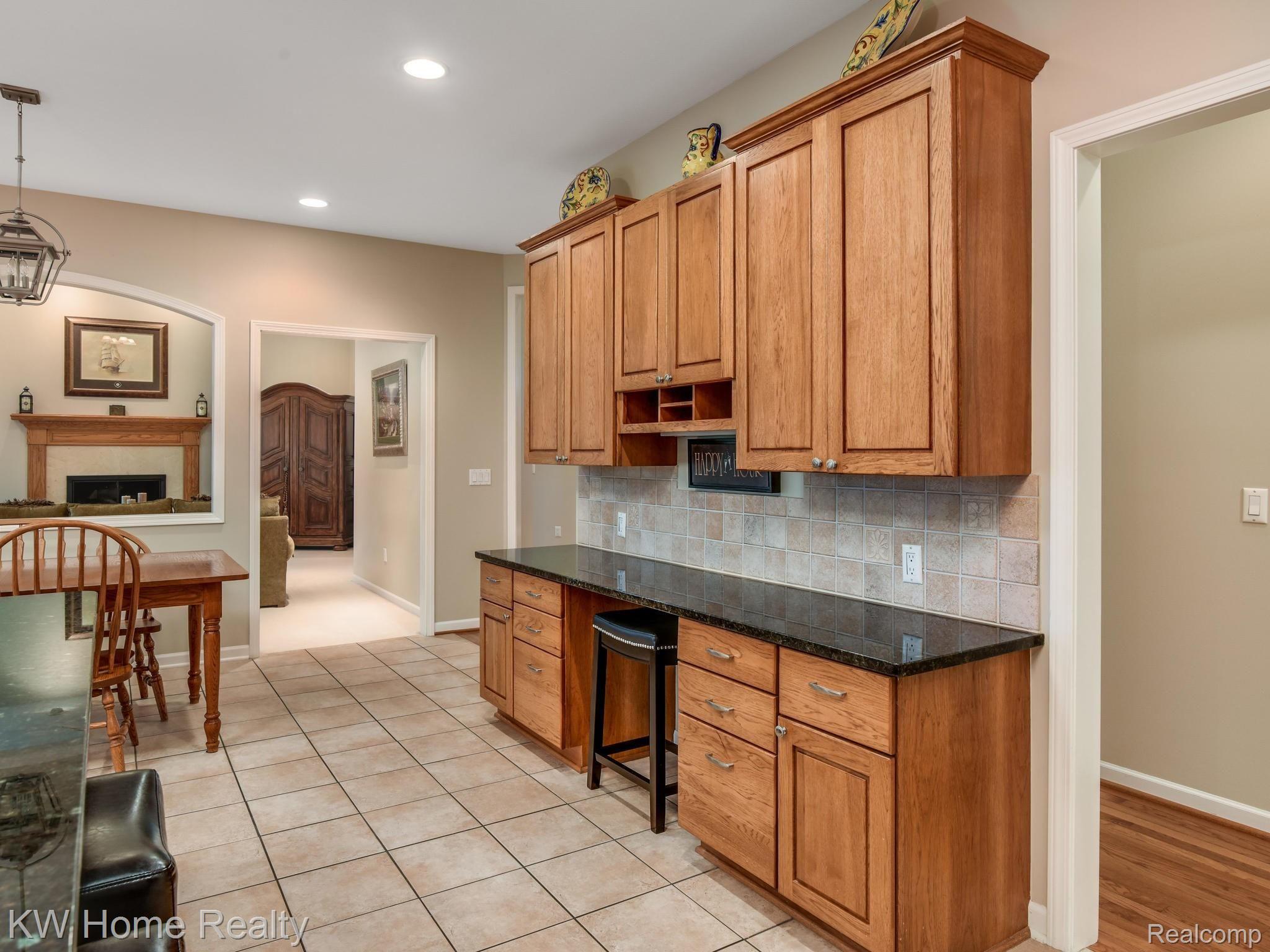 448 Inverness Highland, MI 48357 - Photo 19 of 36 448 Inverness Highland Charter-036-035-448 Inverness Highland MI0037-MLS_Size - Copy.jpg