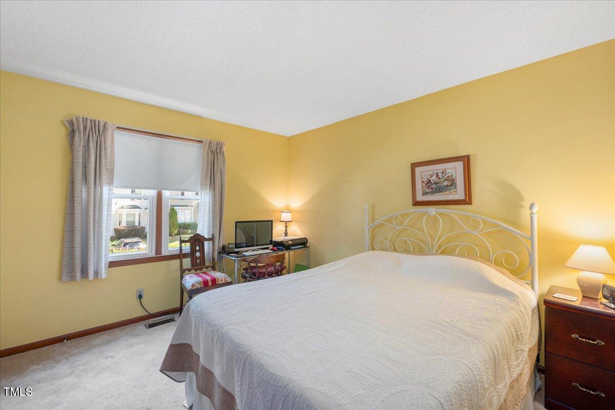 5636 Darrow Drive Raleigh, NC 27612 - Photo 18 of 29 15-- 53