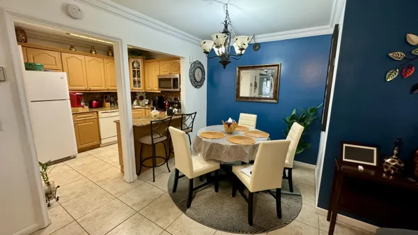 $2,050 | 104 Lake Pine Circle, Unit A1, Greenacres, FL 33463