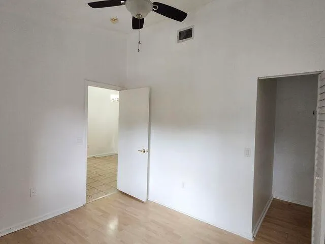 $1,950 | 3810 North Jog Road, Unit 202, West Palm Beach, FL 33411