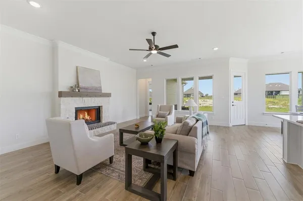$589,900 | 2433 Meteor Drive, Krum, TX 76249