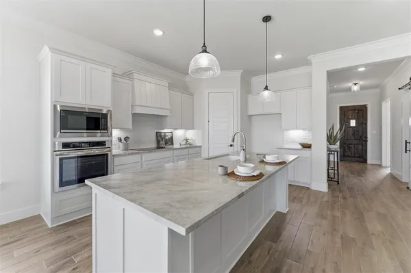 $589,900 | 2433 Meteor Drive, Krum, TX 76249