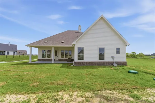 $589,900 | 2433 Meteor Drive, Krum, TX 76249