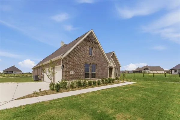 $589,900 | 2433 Meteor Drive, Krum, TX 76249