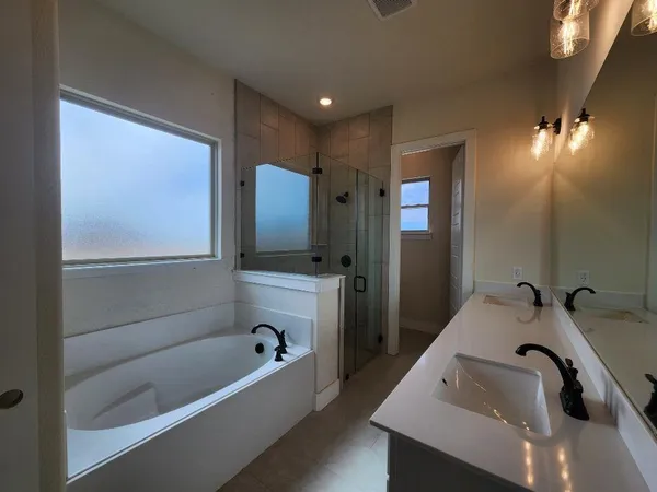 $599,900 | 2433 Meteor Drive, Krum, TX 76249