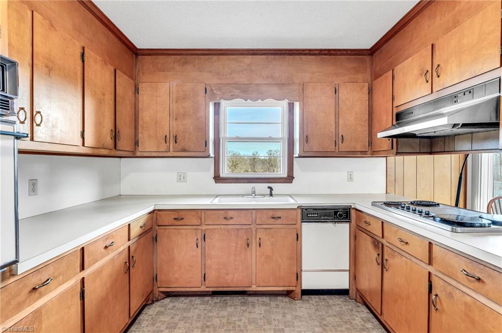 6405 Alamance County Line Road Liberty, NC 27298 - Photo 13 of 27 Gallery Image 13