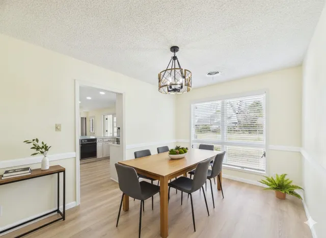 $2,200 | 205 Narcissus Street, Lake Jackson, TX 77566