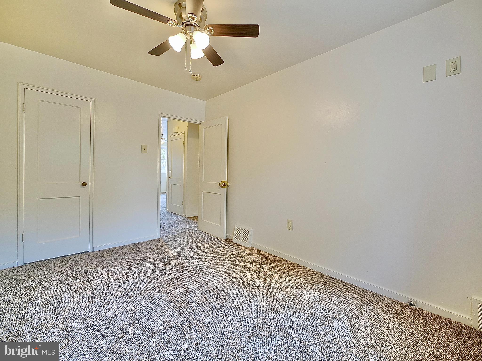 925 Barker Road Sharon Hill, PA 19079 - Photo 15 of 27 Gallery Image 15