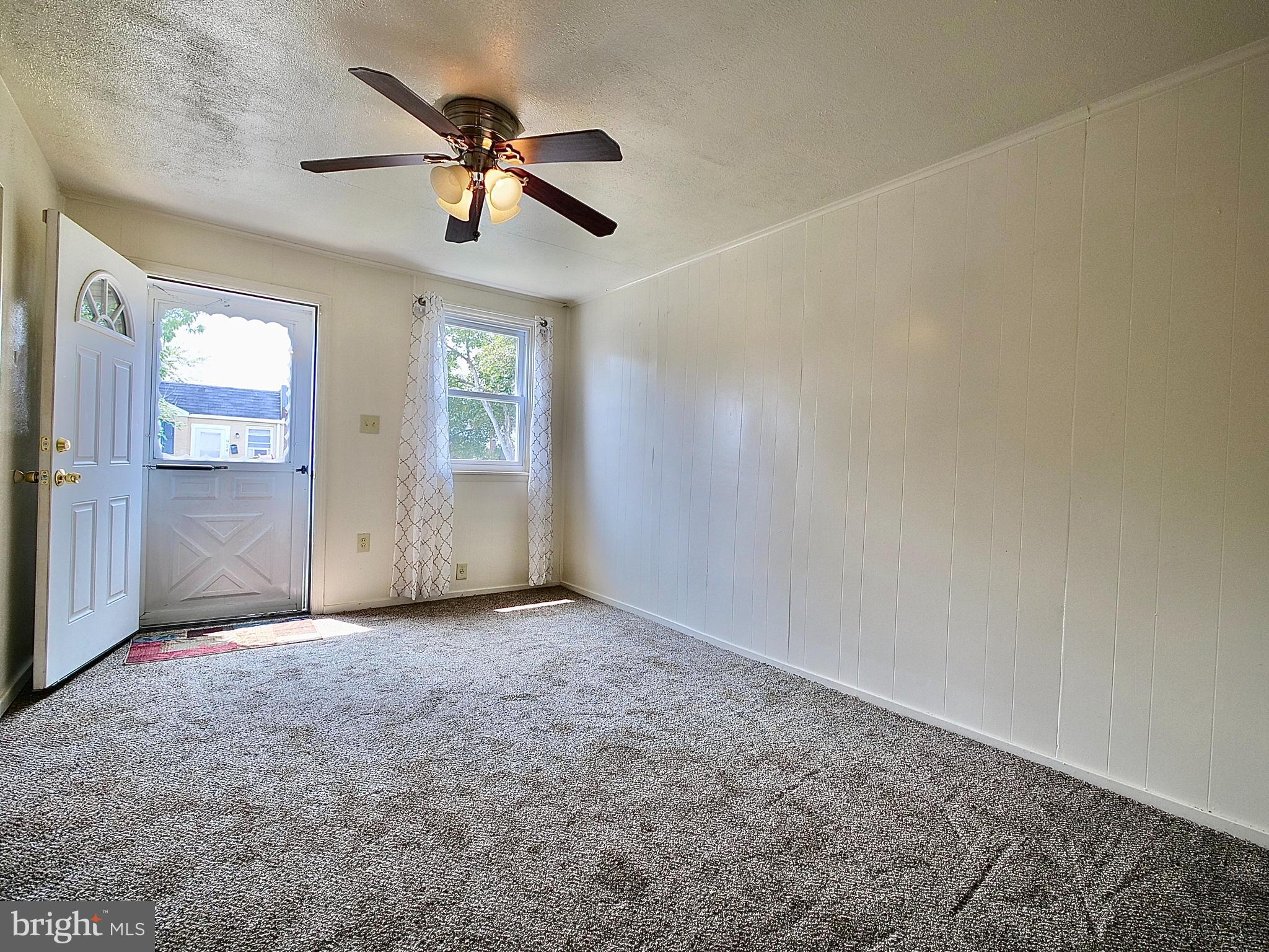 925 Barker Road Sharon Hill, PA 19079 - Photo 3 of 27 Living Room
