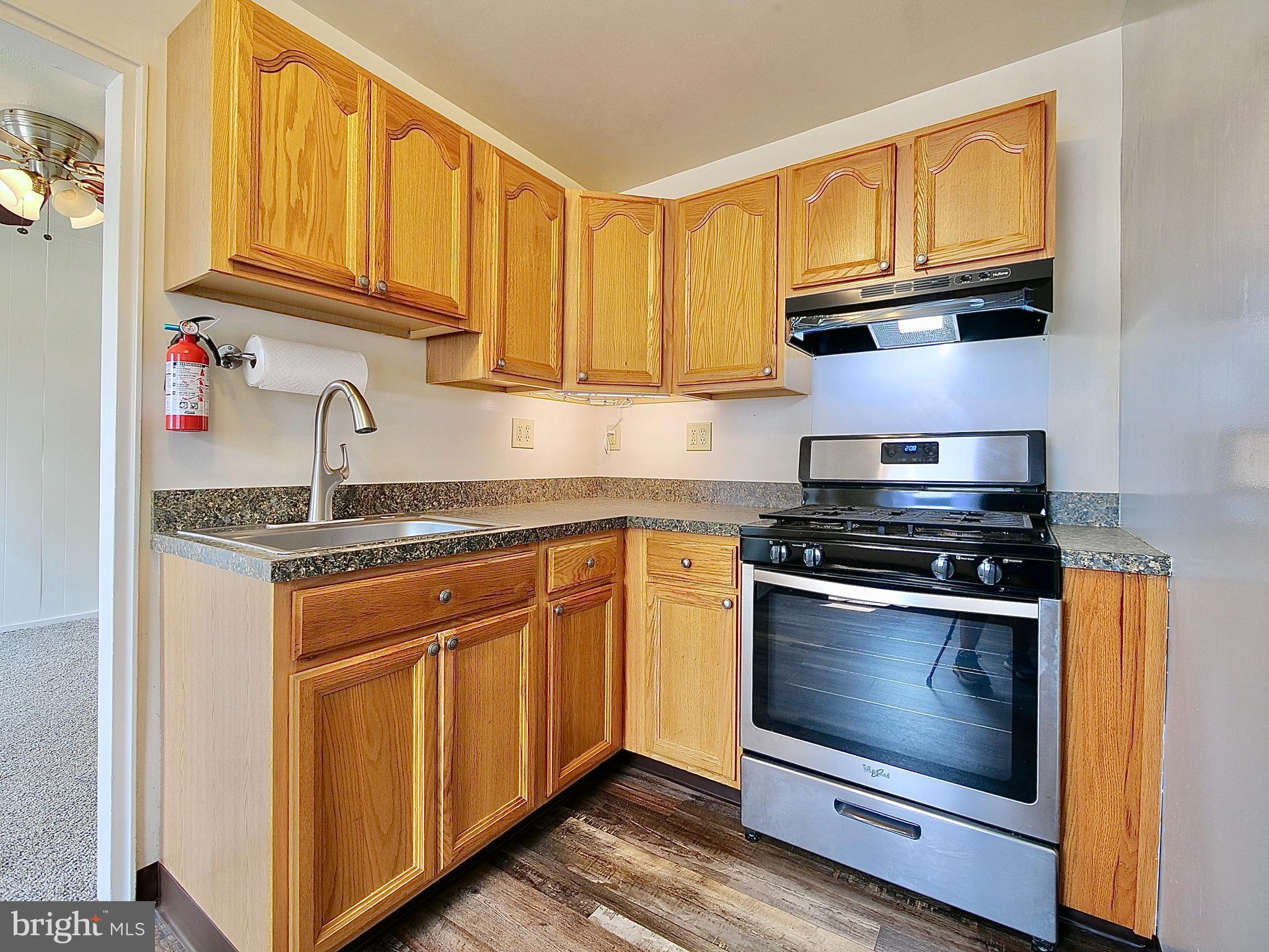 925 Barker Road Sharon Hill, PA 19079 - Photo 6 of 27 Gallery Image 6