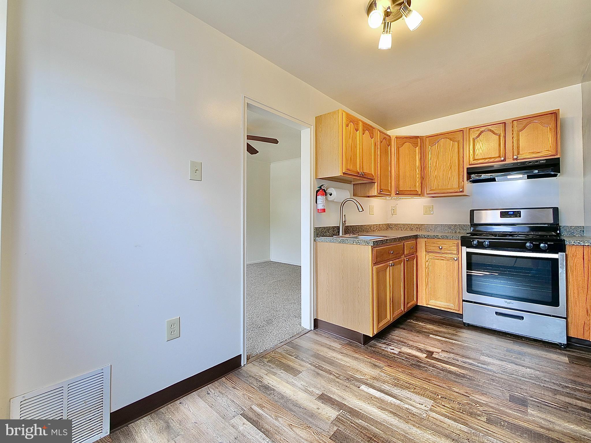 925 Barker Road Sharon Hill, PA 19079 - Photo 7 of 27 Gallery Image 7