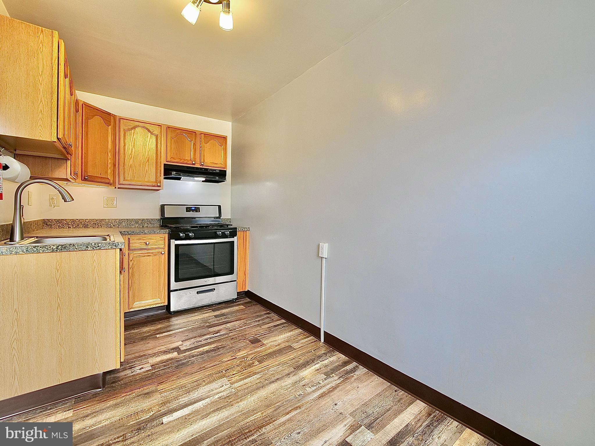 925 Barker Road Sharon Hill, PA 19079 - Photo 8 of 27 Gallery Image 8