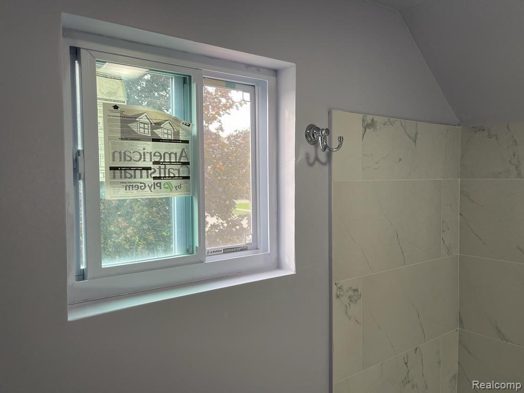 17898 Common Road Roseville, MI 48066 - Photo 49 of 58 45.jpeg