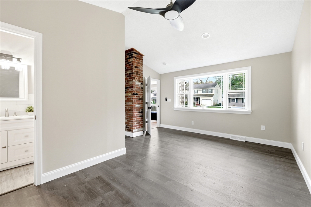 282-284 Parkerview Street Springfield, MA 01129 - Photo 15 of 31 Gallery Image 15