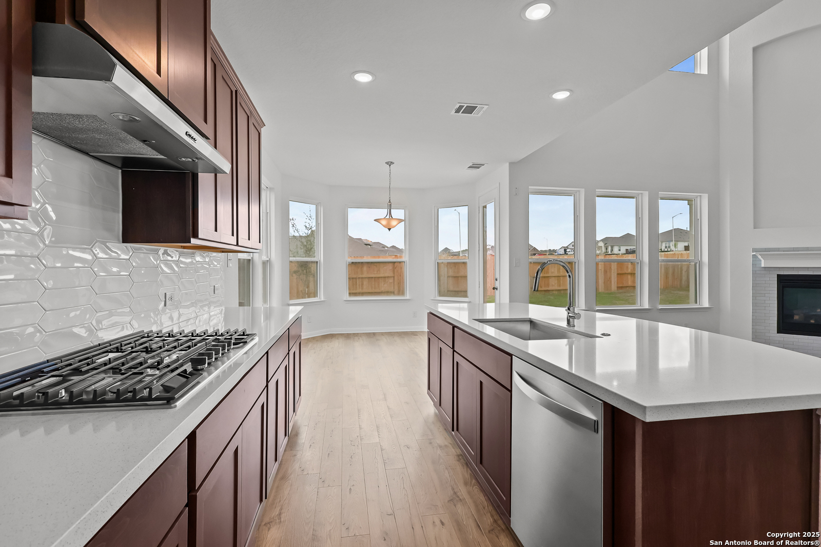 4544 Yoakum Valley Schertz, TX 78108 - Photo 14 of 40