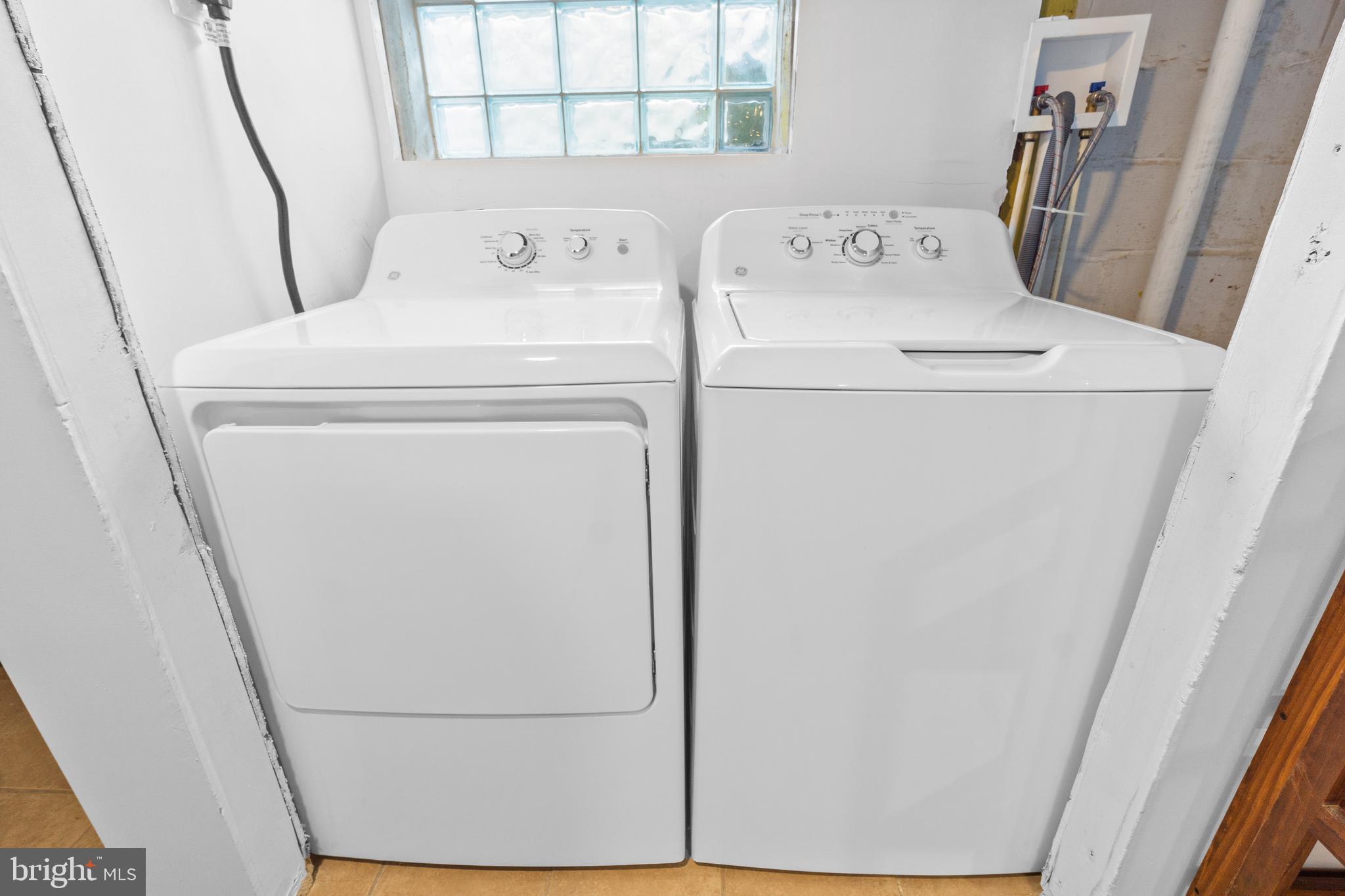 3572 Juneway, Unit 1 Baltimore, MD 21213 - Photo 14 of 23 a utility room with dryer and washer