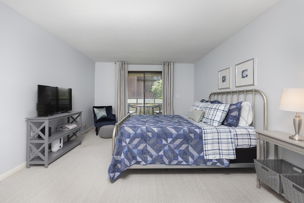404 Paradise Road, Unit 1C Swampscott, MA 01907 - Photo 19 of 28