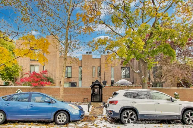 $640,000 | 2235 North Lakewood Avenue, Unit FN, Chicago, IL 60614