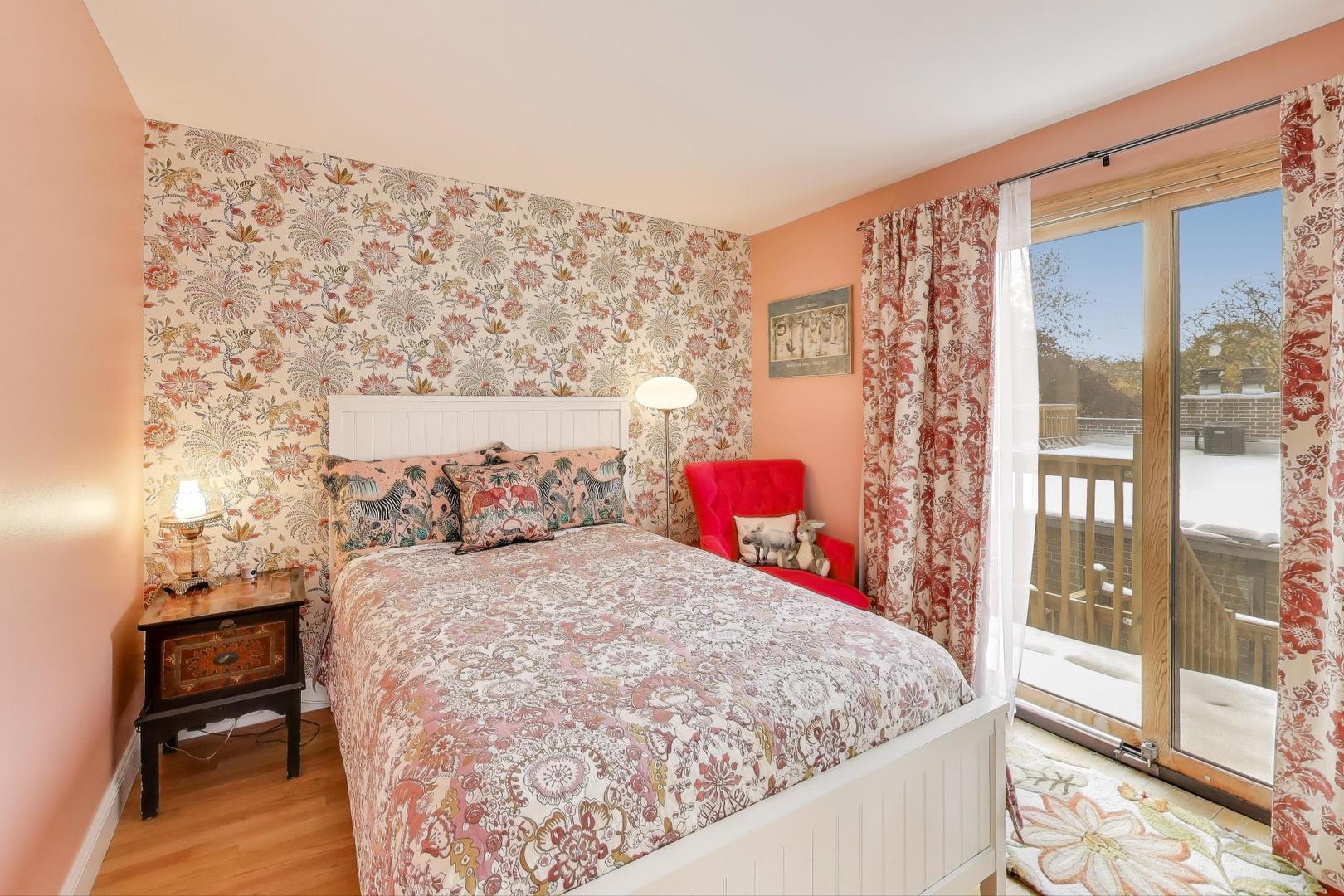 2235 North Lakewood Avenue, Unit FN Chicago, IL 60614 - Photo 28 of 41 a bedroom with a bed and a window