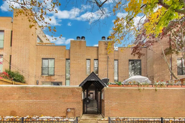 $640,000 | 2235 North Lakewood Avenue, Unit FN, Chicago, IL 60614