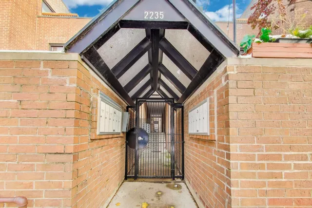 $640,000 | 2235 North Lakewood Avenue, Unit FN, Chicago, IL 60614