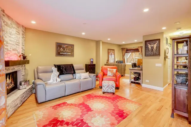 $640,000 | 2235 North Lakewood Avenue, Unit FN, Chicago, IL 60614