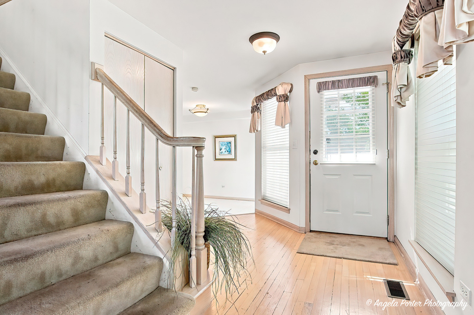 327 Cimarron Road East, Unit 327 Lombard, IL 60148 - Photo 6 of 32 Gallery Image 6