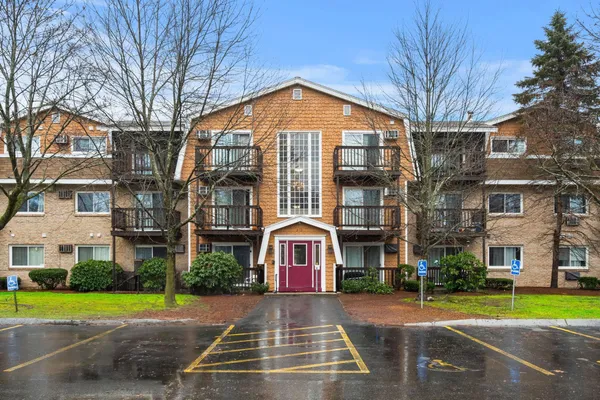 $330,000 | 310 Brook Village Road, Unit 41, Nashua, NH 03062