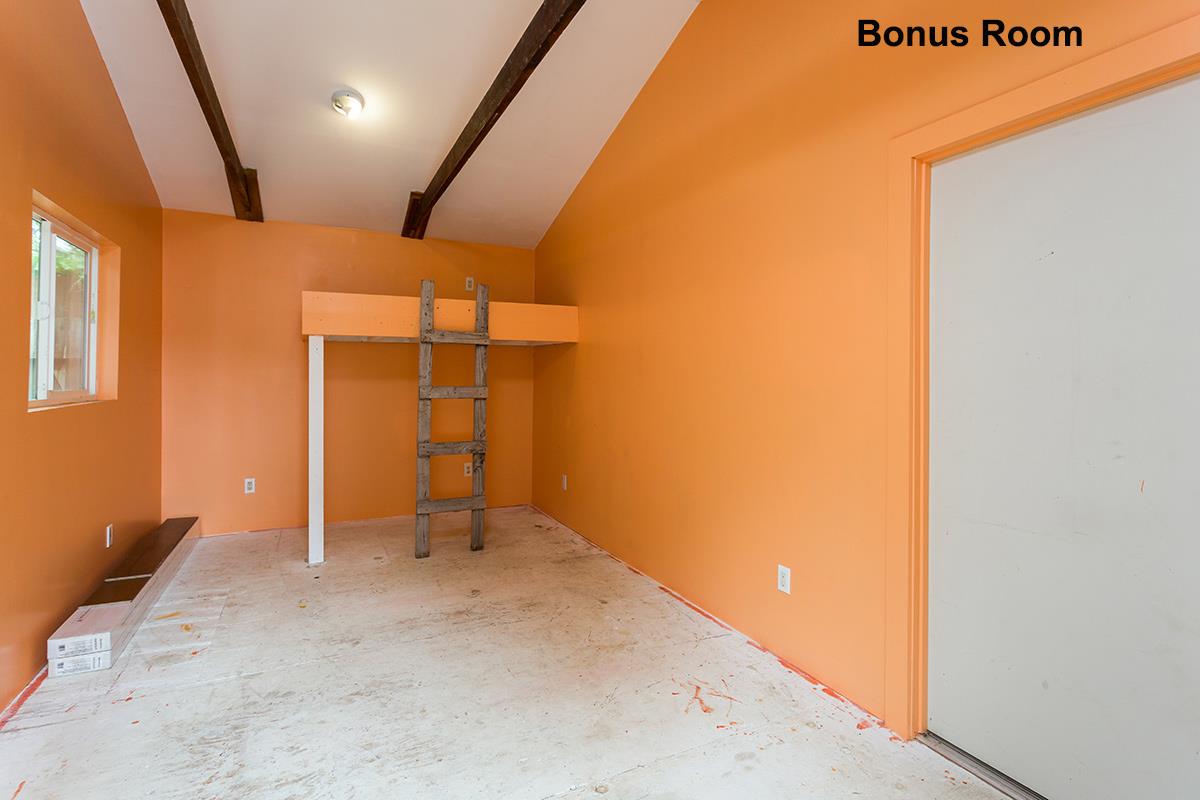 631 Riverside Avenue Santa Cruz, CA 95060 - Photo 18 of 25 a view of an empty room
