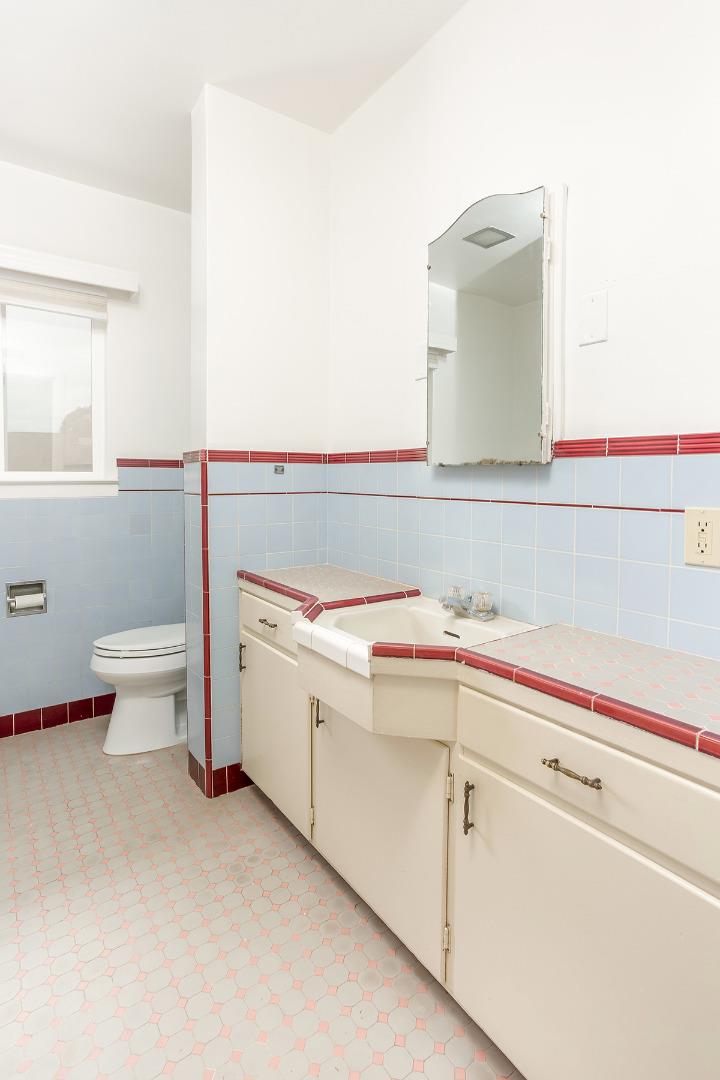 631 Riverside Avenue Santa Cruz, CA 95060 - Photo 10 of 25 a utility room with dryer and washer