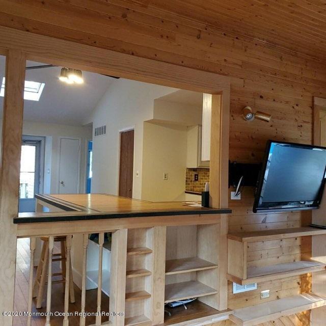 24 Stuyvesant Road Brick, NJ 08723 - Photo 11 of 30 WOOD ROOM