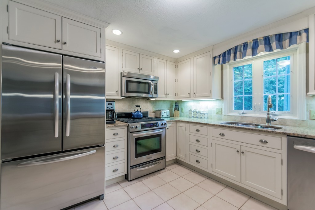 53 Quail Run Road North Andover, MA 01845 - Photo 5 of 30 Gallery Image 5