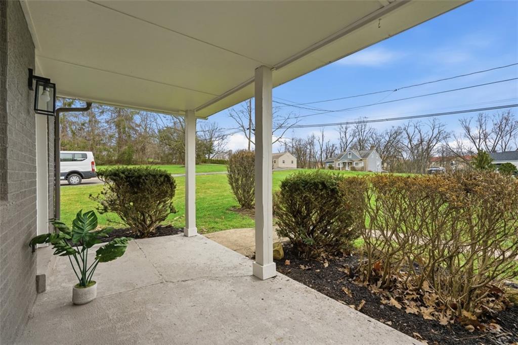2446 Willowbrook Road Pittsburgh, PA 15241 - Photo 4 of 31