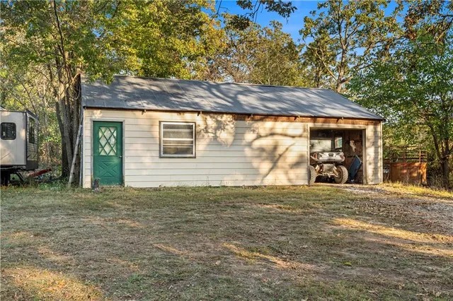 $315,000 | 14410 East Rebel Road, Nevada, MO 64772