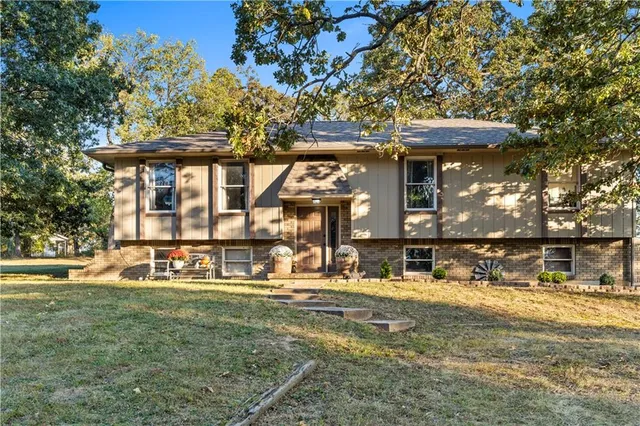 $315,000 | 14410 East Rebel Road, Nevada, MO 64772