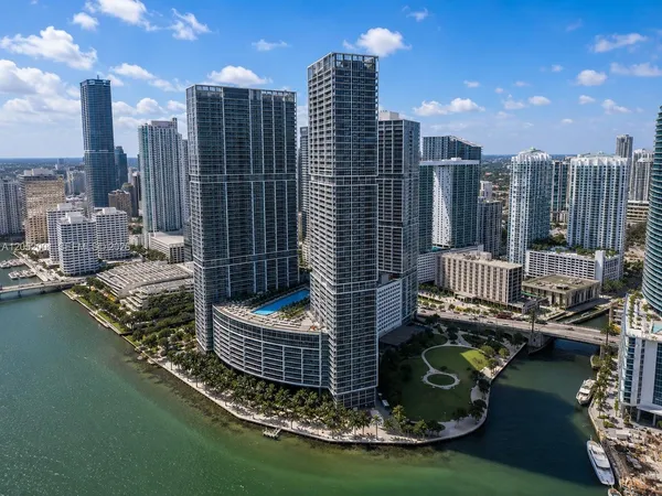 $5,500 | 475 Brickell Avenue, Unit 3207, Miami, FL 33131