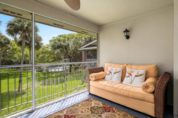 $2,750 | 101 Park Shores Circle, Unit 2, Vero Beach, FL 32963